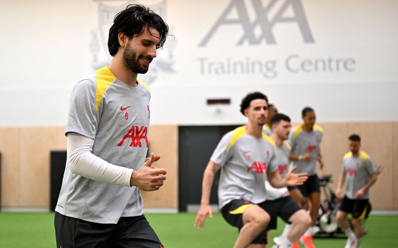 Image for Report: The truth about incoming €120m offer for “unbelievable” Liverpool star