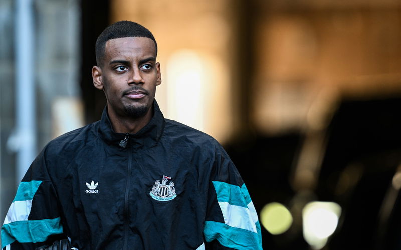 Image for Report: There is “new belief” from Arsenal that Isak prefers Liverpool