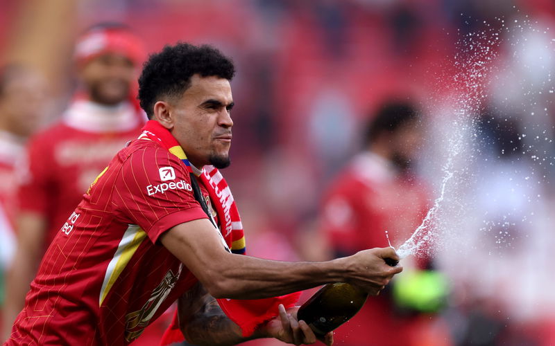 Image for Liverpool to open talks with Luis Diaz over new contract