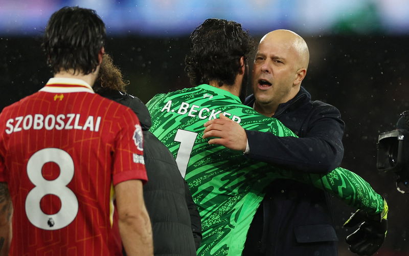 Image for Liverpool “set to agree deal to sign” 20-year-old goalkeeper Armin Pecsi