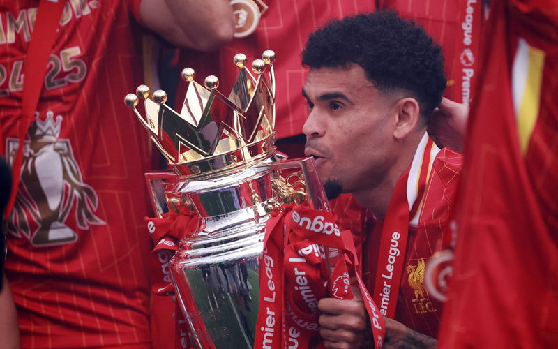 Image for Luis Diaz being targeted by multiple claims while Liverpool contract talks continue