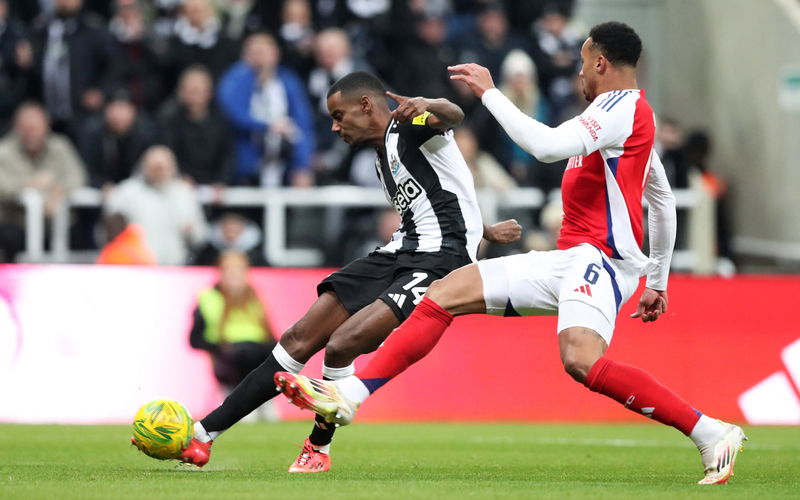 Image for Early indications are that Liverpool will sign Alexander Isak in historic transfer