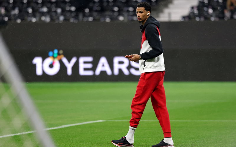 Image for Liverpool hoping to agree on £75m fee as talks with Frankfurt continue over Hugo Ekitike
