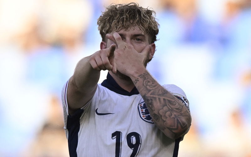 Image for Darren Bent says Harvey Elliott must leave Liverpool to advance his career