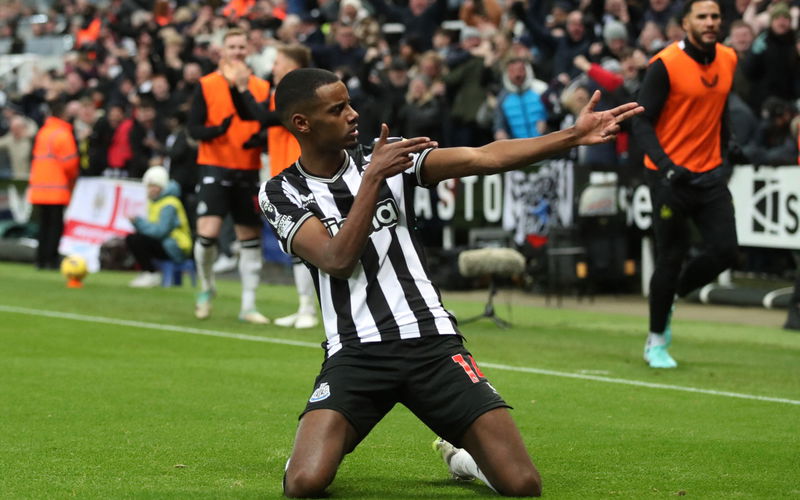 Image for Ben Foster tells Alexander Isak to hold a press conference declaring his desire to join Liverpool