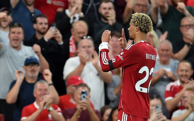 Image for Alan Shearer dissects “intelligent” Hugo Ekitike Premier League debut against Bournemouth