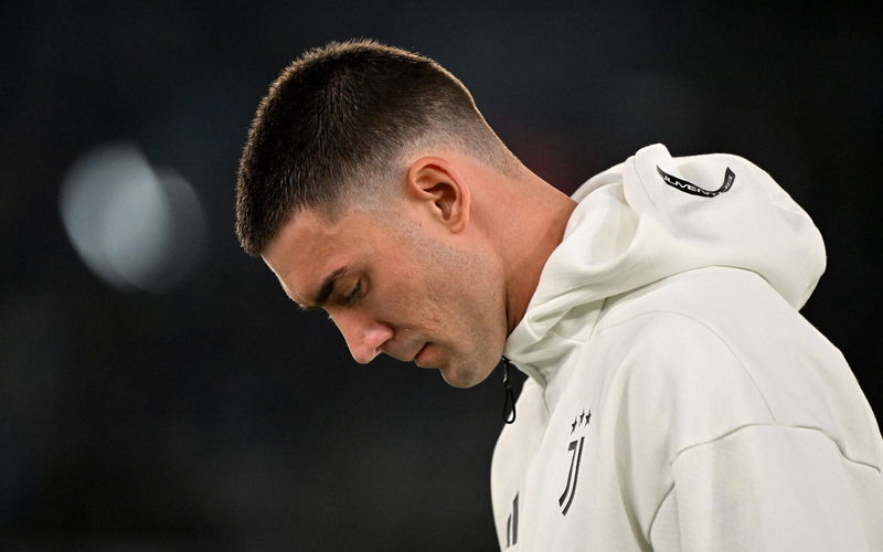 Image for Liverpool submit bid to sign Dusan Vlahovic and £10.4m/year salary won’t be an issue