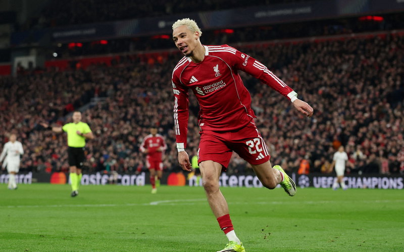 Image for Wayne Rooney suggests Hugo Ekitike could face selection dilemma once Liverpool star returns