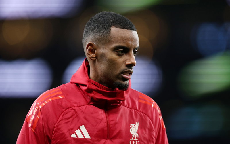 Image for Arne Slot reveals injury return timeline for Alexander Isak after broken leg