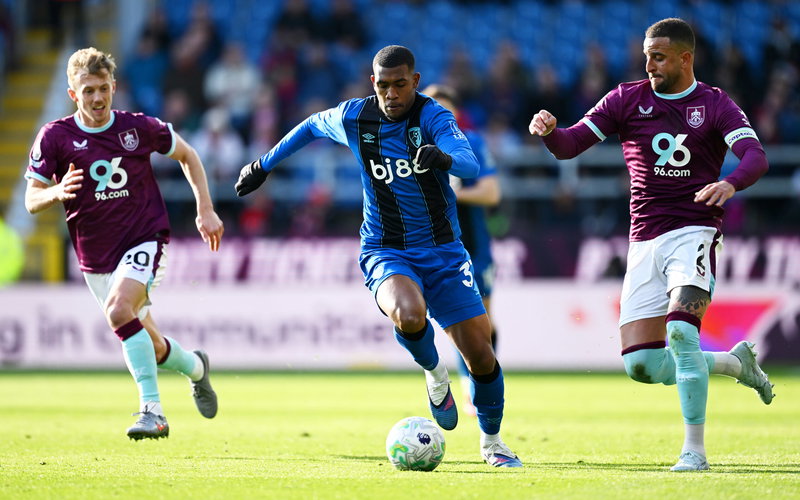 Image for Liverpool and Man Utd locking horns to sign “powerful” £86.5m Premier League star – report