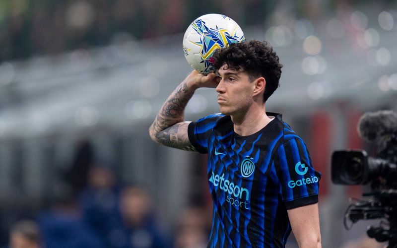 Image for Fabrizio Romano provides update on Liverpool target Alessandro Bastoni as Barcelona talks begin