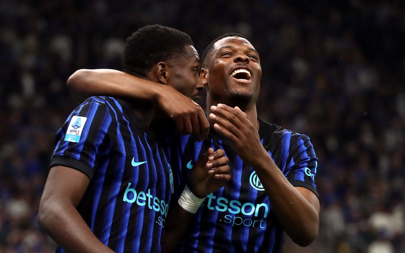 Image for Denzel Dumfries makes his dad his agent amid rumours Liverpool are best-placed to sign him