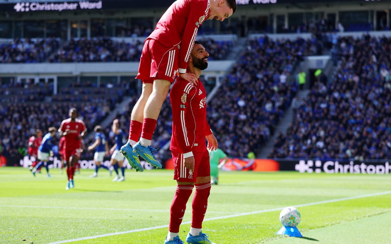 Image for Florian Wirtz addresses Mohamed Salah and Arne Slot rumoured falling out