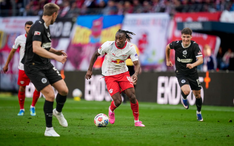 Image for David Ornstein drops significant Yan Diomande update in €100million transfer battle