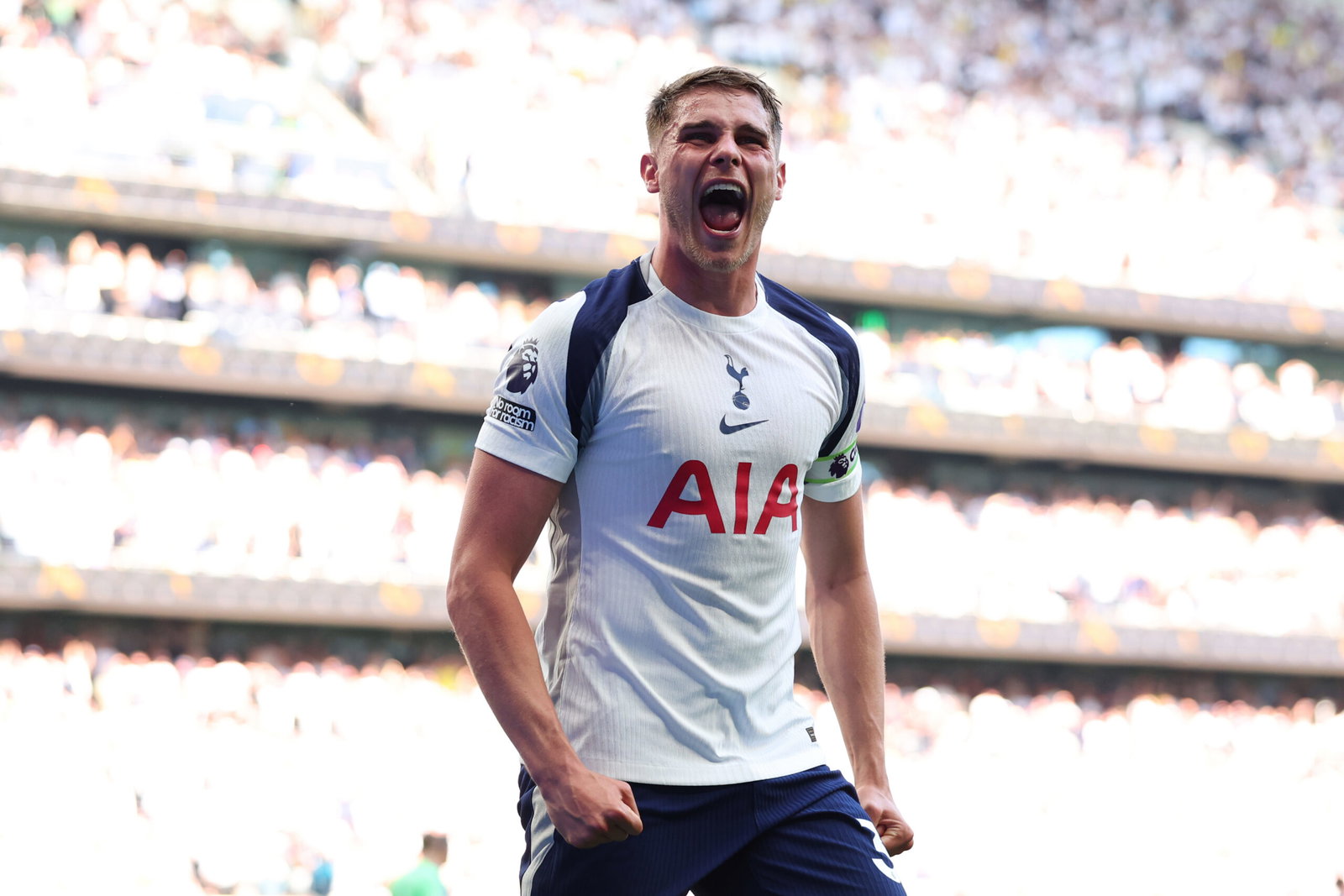 Arne Slot pushing Liverpool to make move for Tottenham’s Micky van de Ven in major summer deal