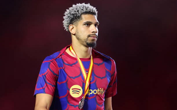 Image for Inside Liverpool’s rapid move to sign Barcelona defender Ronald Araujo on loan