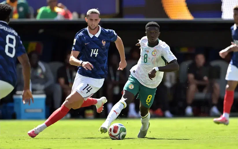 Image for Liverpool and Manchester United are monitoring Lamine Camara transfer situation