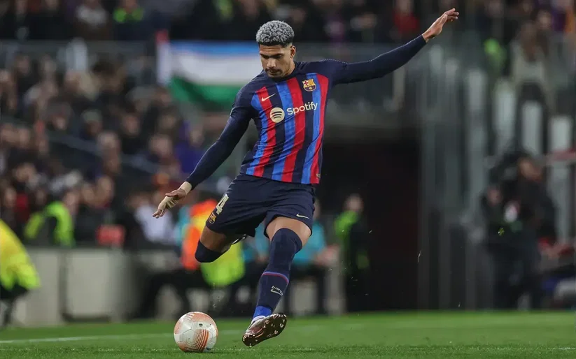 Image for Jamie Carragher “not excited” about Liverpool loan deal for Ronald Araujo